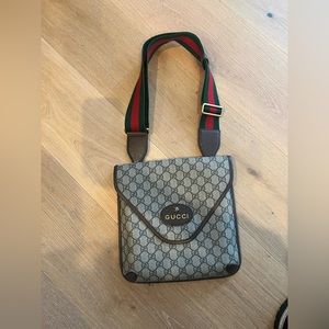 Gucci Neo Vintage GG Medium Messenger